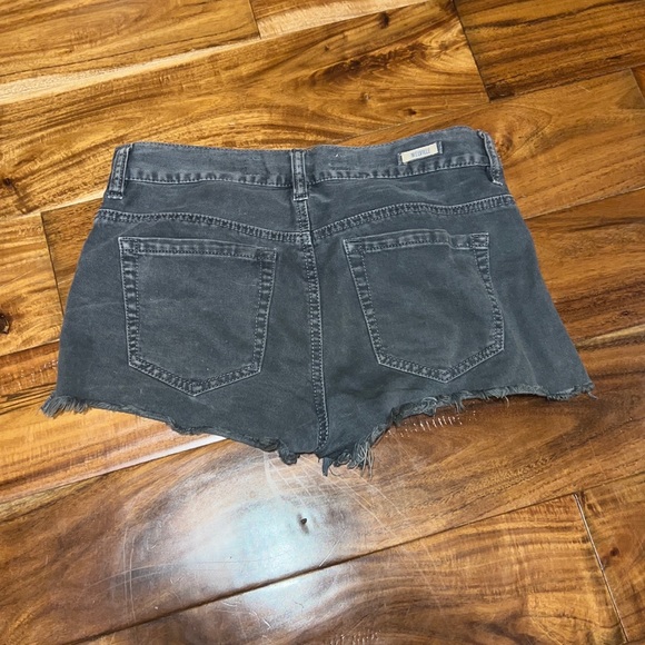 Brandy Melville Shorts - Picture 4 of 4